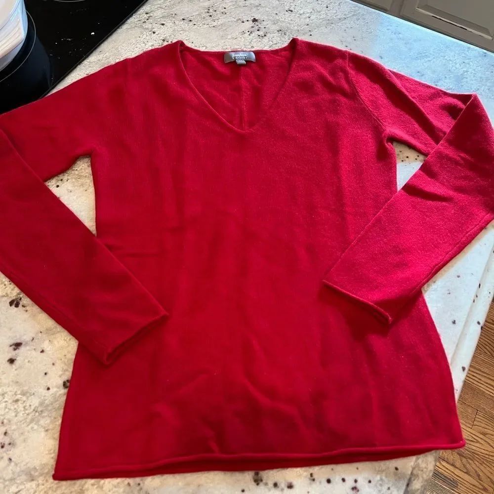 Neiman Marcus Red V Neck Cashmere Sweater sz S